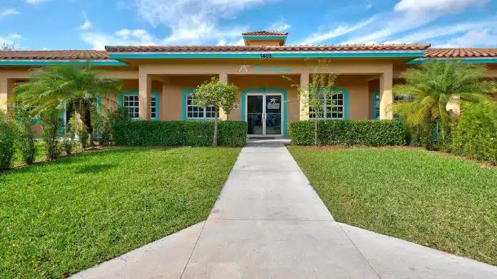 He Shores Treatment & Recovery Center building in Port Saint Lucie, FL 34952, offering addiction treatment services.