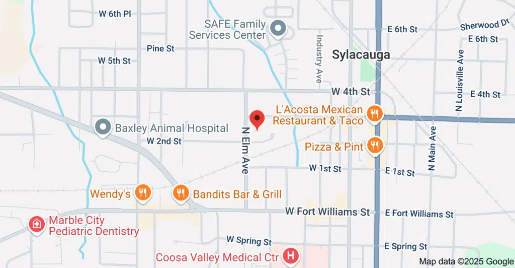 Front entrance of Hillwood Home residential treatment center in Sylacauga, Alabama