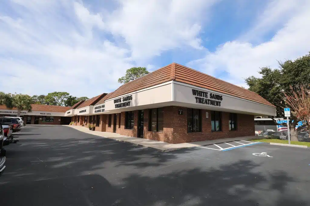 Exterior view of WhiteSands Treatment Center in Palm Harbor, Florida, offering luxury inpatient and outpatient rehab for drug and alcohol addiction.