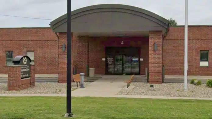 Entrance to Akron VA Clinic building in Akron, Ohio