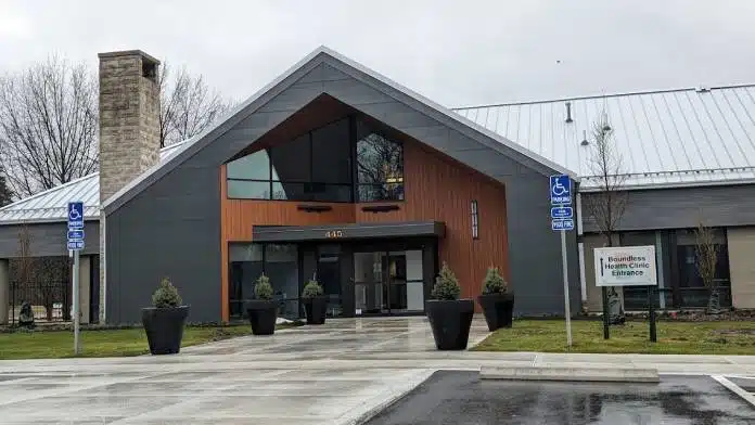 Front entrance of Boundless Behavioral Health in Worthington Ohio 43085