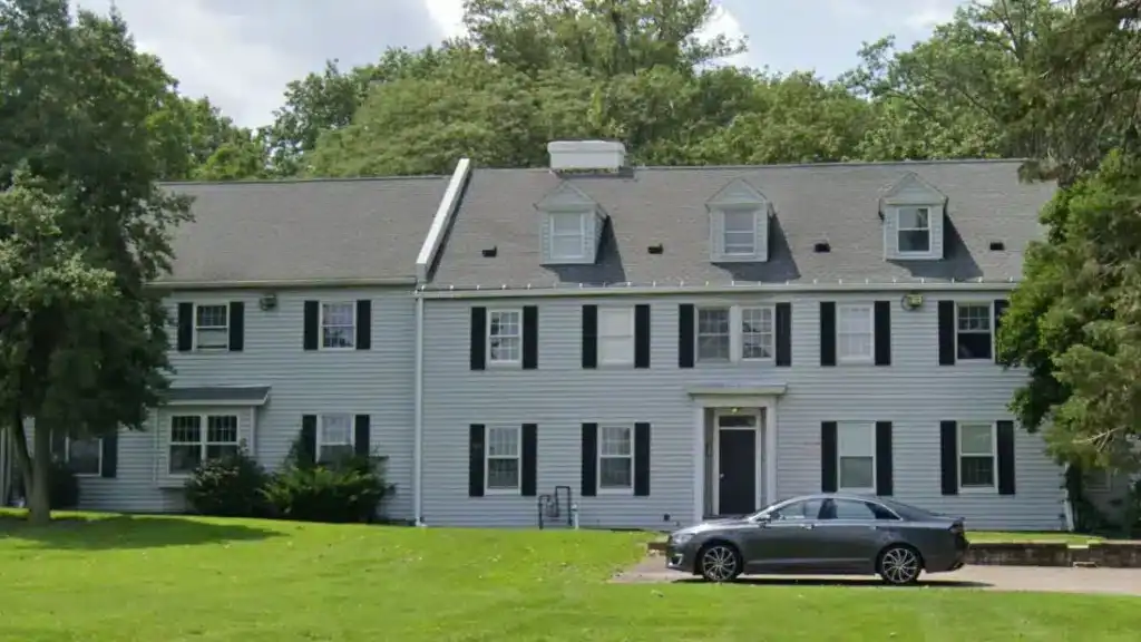 Entrance of CHC Addiction Services RAMAR facility in Akron, Ohio 44320, offering drug and alcohol treatment programs.