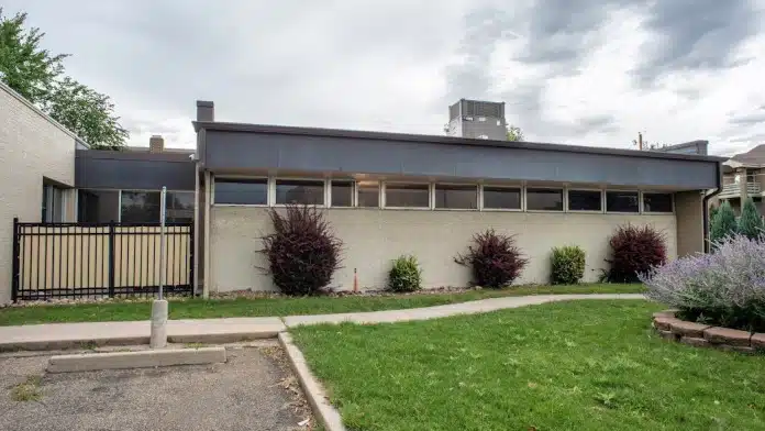 Entrance to Golden Peak Recovery treatment center in Denver, Colorado 80246