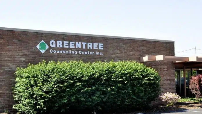 Front view of Greentree Counseling Center in Warren, Ohio, showing the building exterior and entrance.