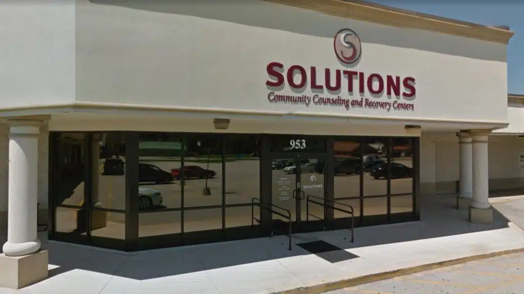 Front entrance of Solutions CCRC in Wilmington Ohio 45177