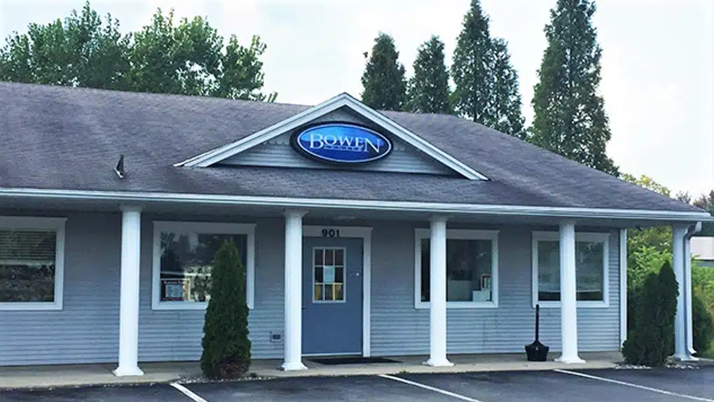 Entrance of Bowen Center in Syracuse, Indiana