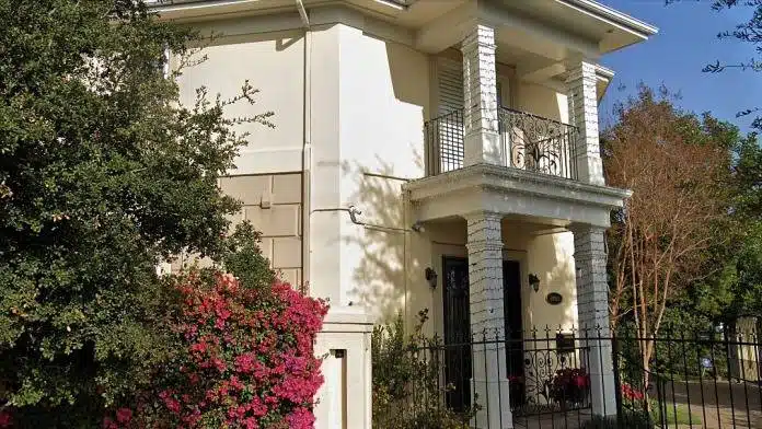 Main entrance of The Bridge at Valley Glen in Van Nuys, California, providing addiction recovery and mental health services