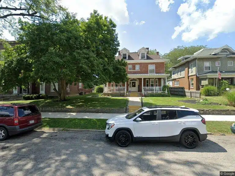 Front entrance of Centerstone Pierson House in Richmond, Indiana, providing mental health and recovery services