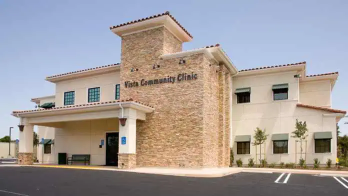 Front entrance of VCC Vista Community Clinic in Vista, California, offering behavioral health and addiction recovery services
