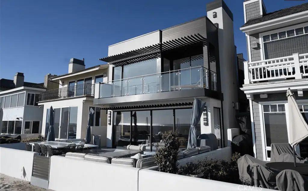 Exterior view of Solace Health Group in Huntington Beach, California