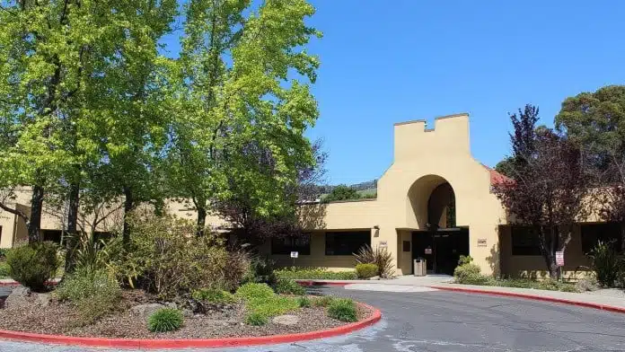 Front entrance of Villa Fairmont Mental Health Rehabilitation Center in San Leandro California providing mental health and addiction recovery services