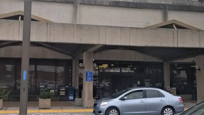 Front entrance of Mills-Peninsula Health Services in San Mateo California providing addiction and mental health treatment services