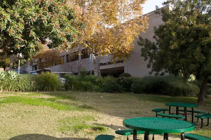 Phoenix House - Lake View Terrace