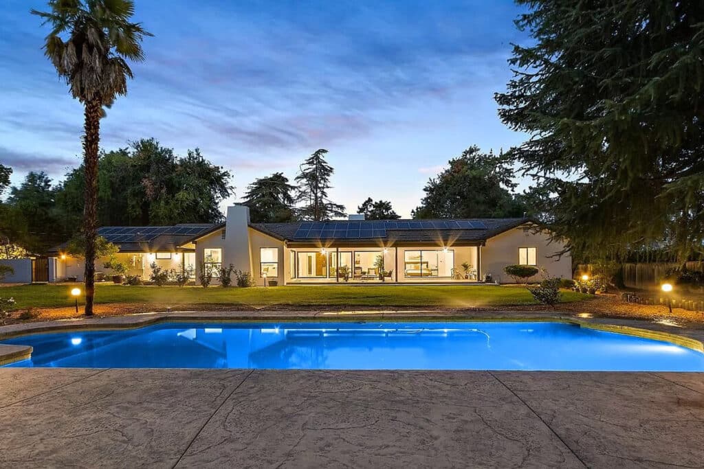 Exterior view of a California addiction treatment center providing rehabilitation services.