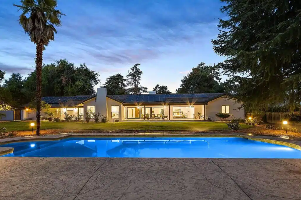 Exterior view of a California addiction treatment center providing rehabilitation services.