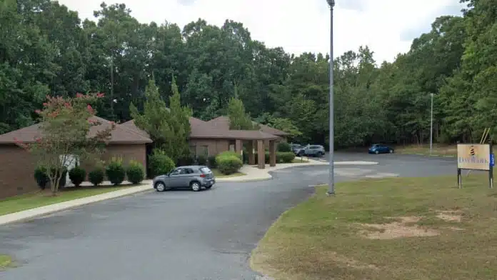 Front entrance of Daymark Recovery Services in Wadesboro, North Carolina, offering mental health and addiction treatment
