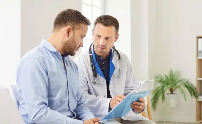 A person attending a daytime therapy session and then returning to their family - detox clinic near me A person attending a daytime therapy session and then returning to their family - detox clinic near me