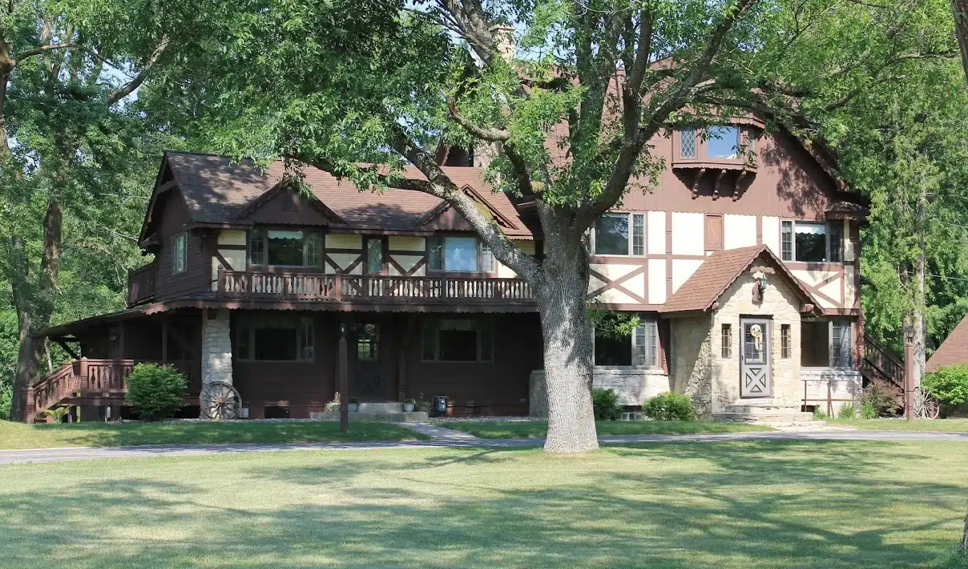 Rawhide Youth Services - New London