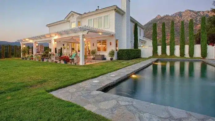 serene, therapeutic environment, like a comfortable group therapy room - sex addiction treatment center california serene, therapeutic environment, like a comfortable group therapy room - sex addiction treatment center california