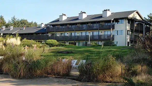 Tranquil beach or coastal path - Treatment centers Washington Tranquil beach or coastal path - Treatment centers Washington