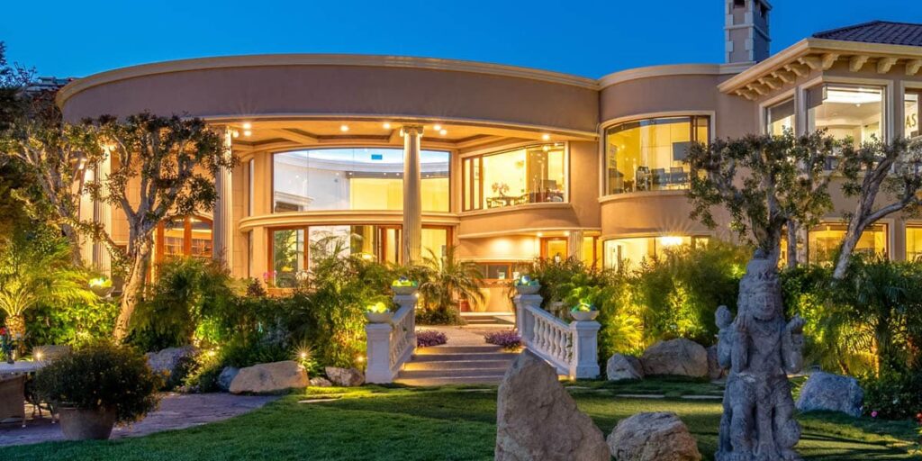 welcoming treatment facility entrance - cocaine addiction treatment program california