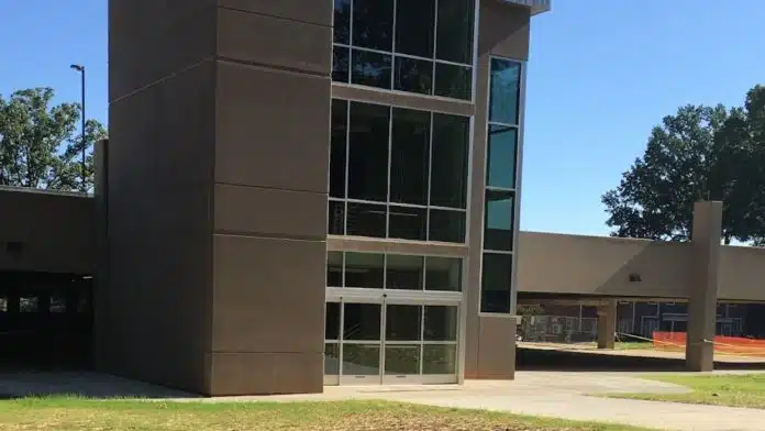 Front view of WG Bill Hefner VA Medical Center in Salisbury, NC