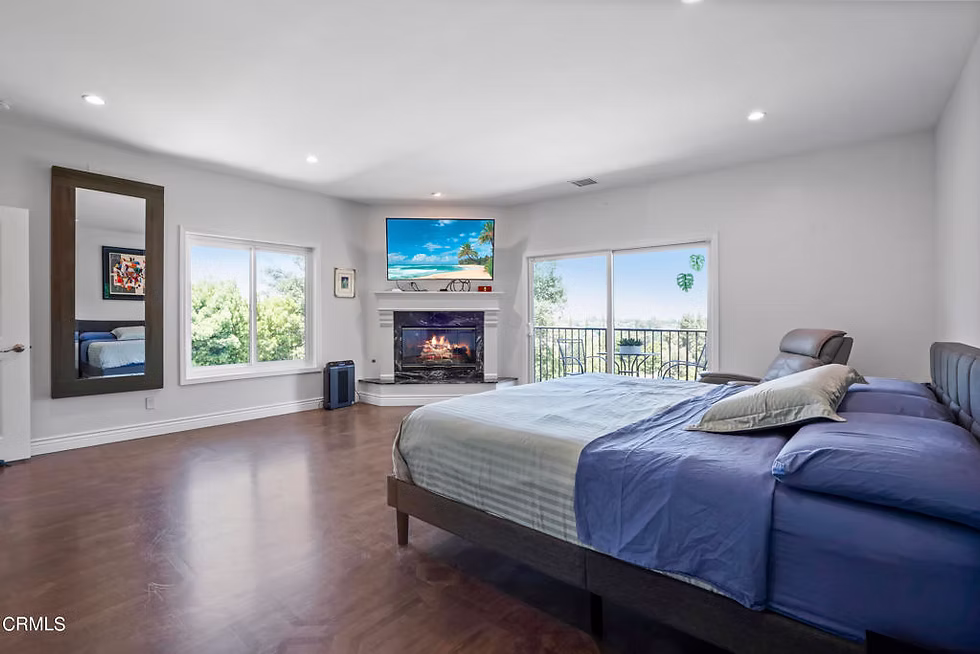 of a calm and comfortable private room in a detox facility - Sarasota detox centers