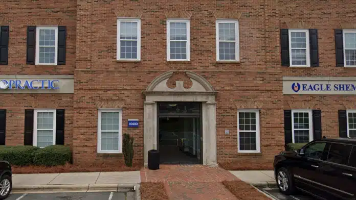 Main entrance of Echelon Care facility in Charlotte North Carolina