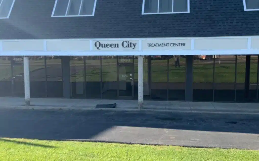 Main entrance of Queen City Treatment Center in Charlotte NC 28215 providing professional drug and alcohol rehab services