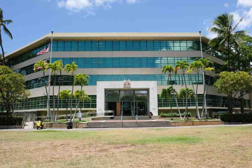 Mental health guide for individuals and families in Hawaii, focused on emotional well-being and support resources in 2025