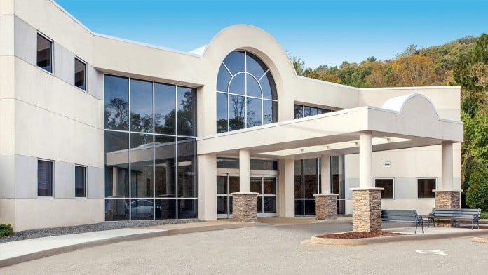 modern treatment facility entrance - North Carolina Opioid Addiction Treatment Centers modern treatment facility entrance - North Carolina Opioid Addiction Treatment Centers